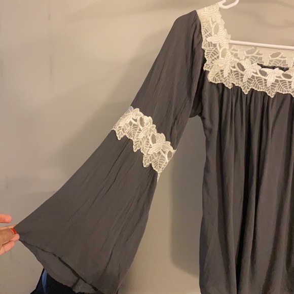 Laced grey top for just 10$ - Picture 2 of 3